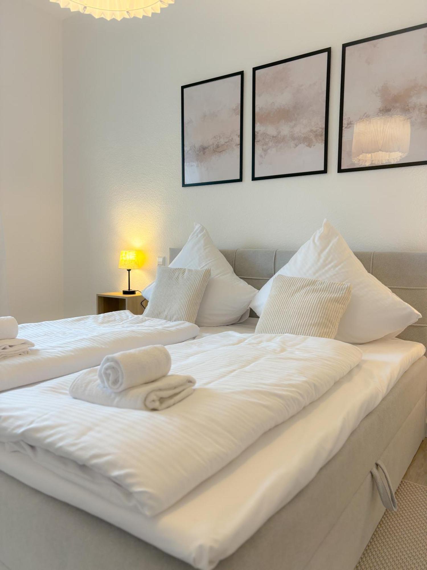 Helles City Apartment Fuer Familien & Gruppen Neu-Ulm Dış mekan fotoğraf