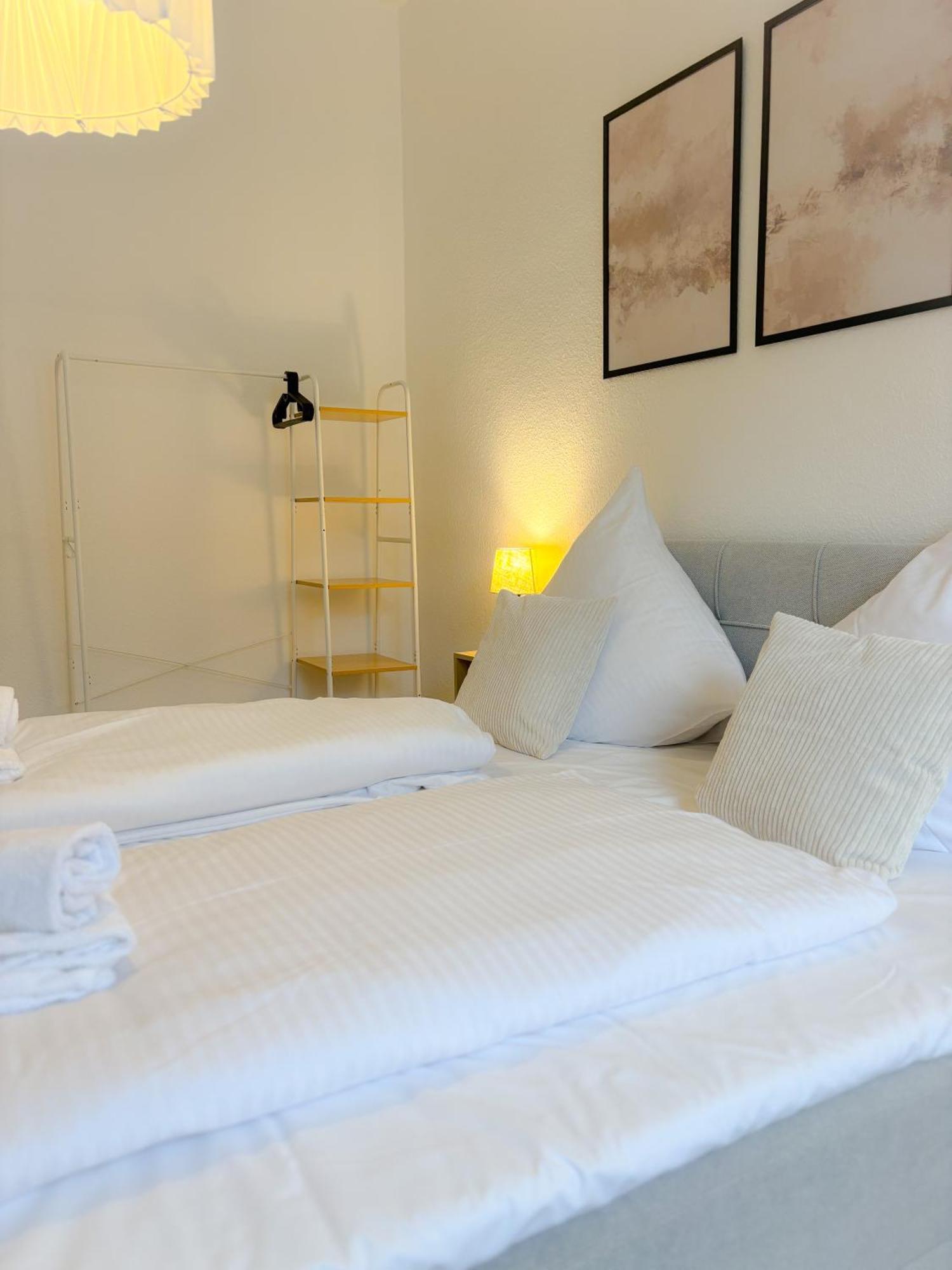 Helles City Apartment Fuer Familien & Gruppen Neu-Ulm Dış mekan fotoğraf